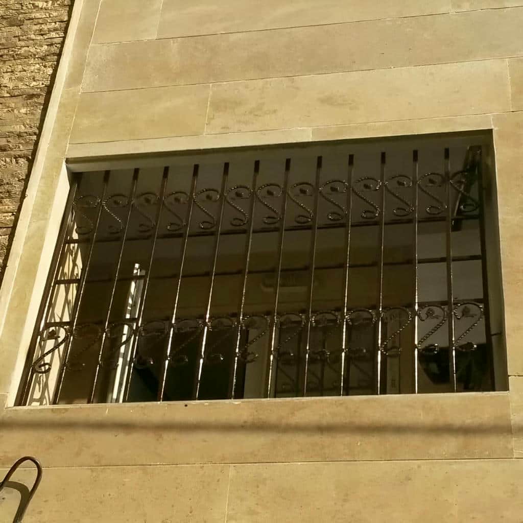 حفاظ پنجره در اصفهان