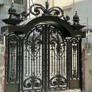 درب حیاط در رامسر
