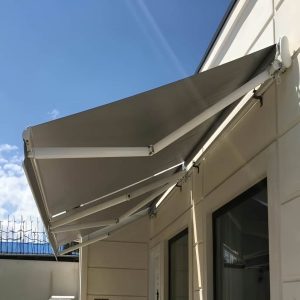 سایبان برقی بازویی اتوماتیک در سقز