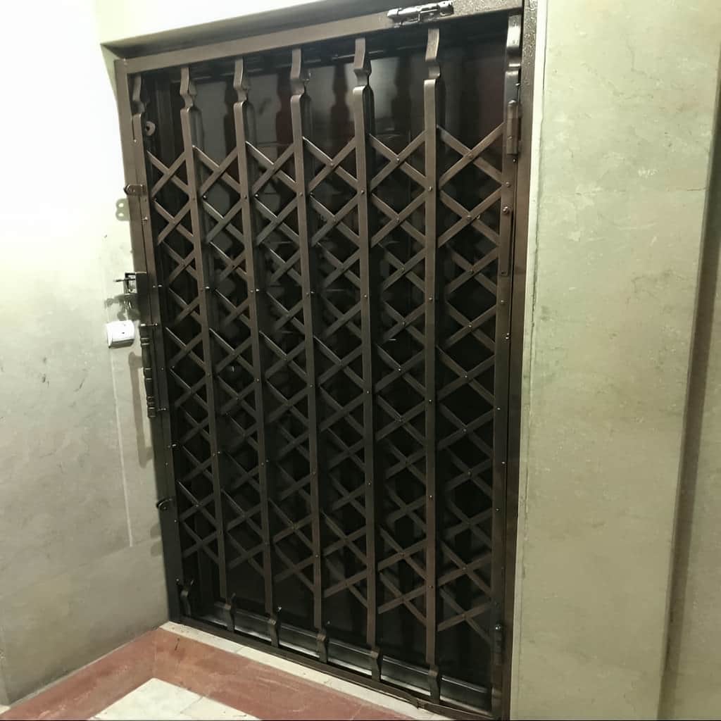 نصب درب آکاردئونی شیک قفل دار با ریل روان