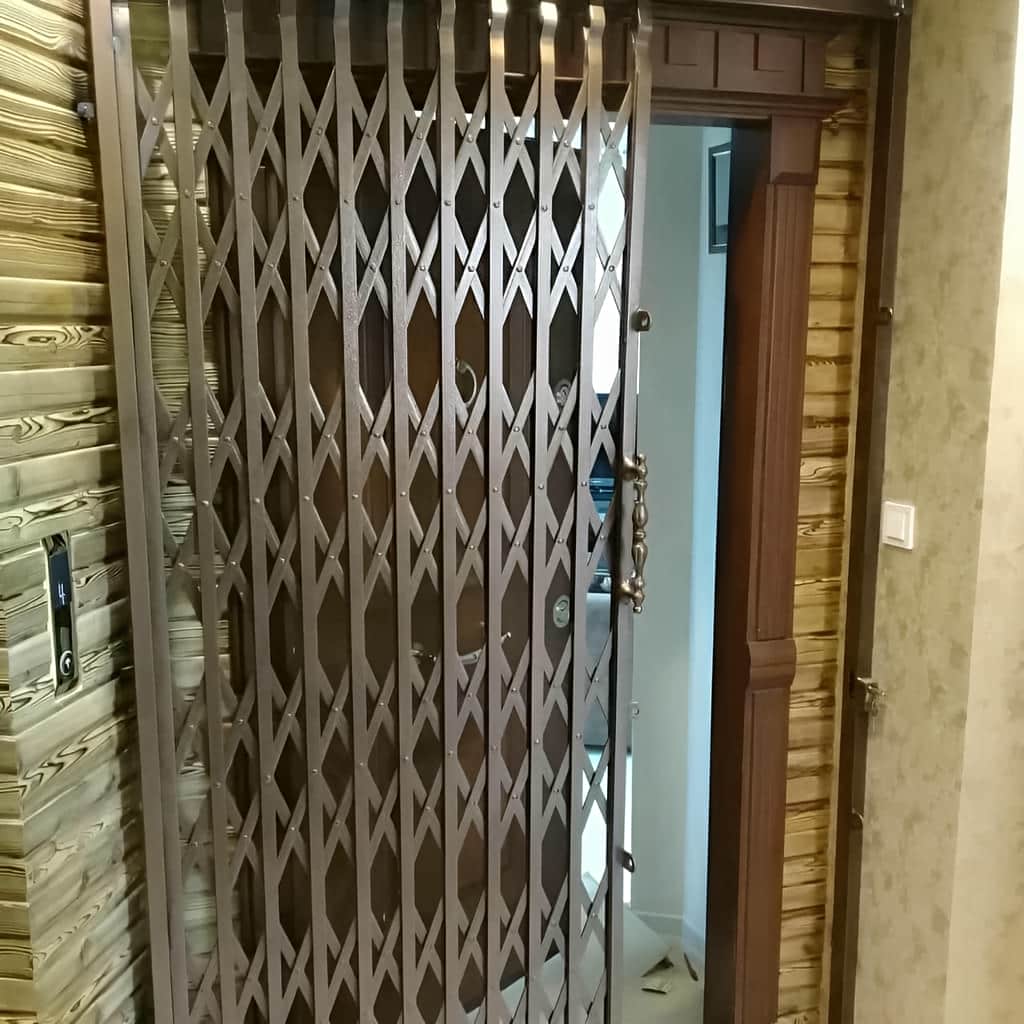 خرید حفاظ آکاردئونی درب واحد مسکونی با نصب اصولی