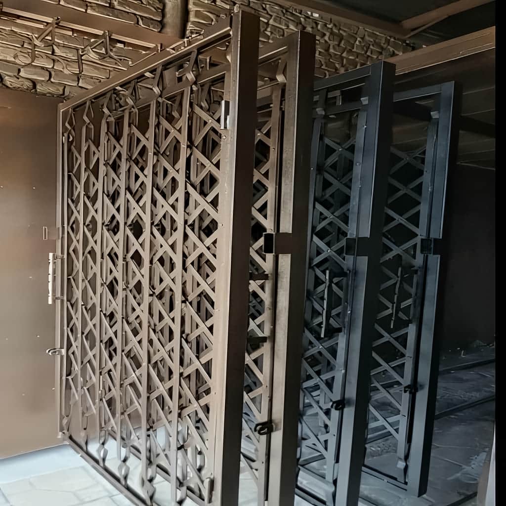 درب آکاردئونی ضد سرقت با جوشکاری تمیز
