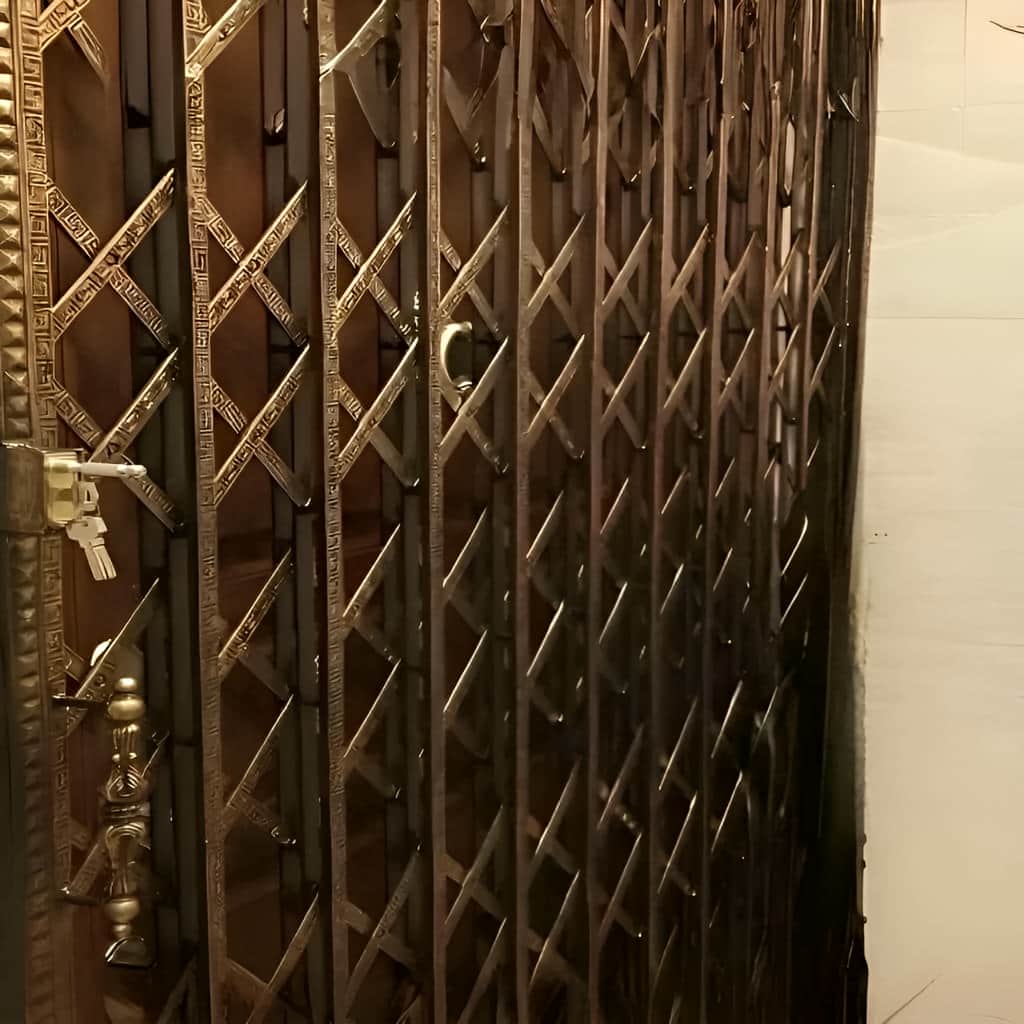 نصب حفاظ درب ضد سرقت فلزی با چهارچوب مقاوم