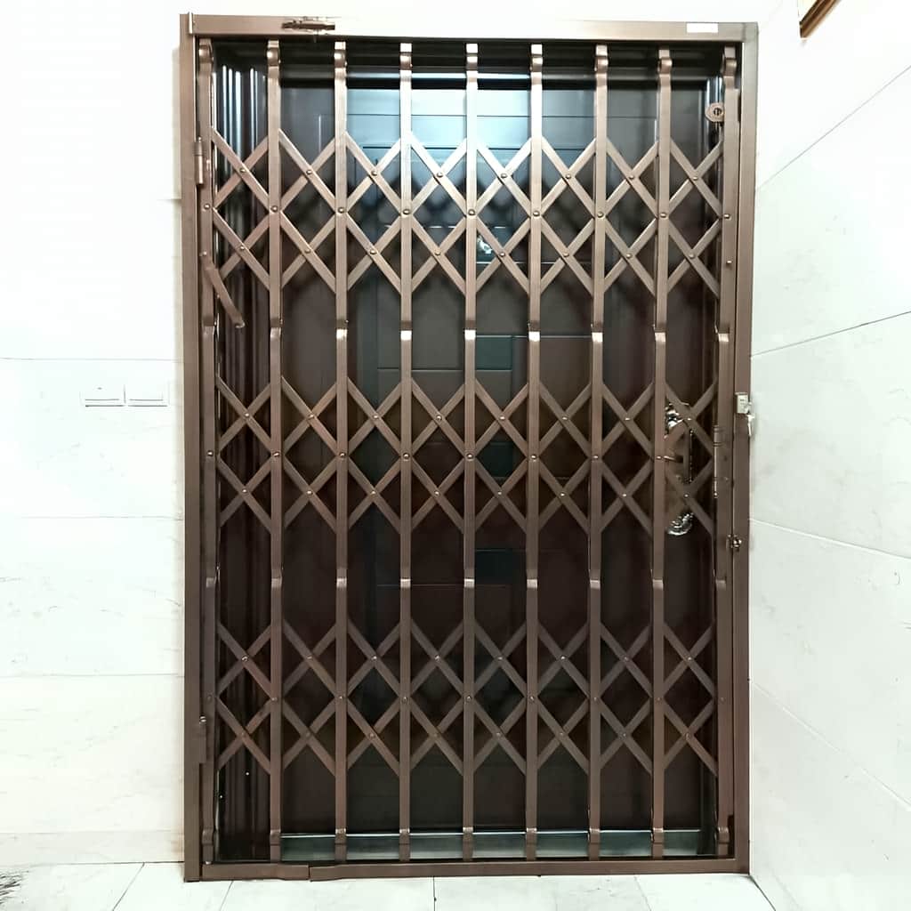 سفارش درب آکاردئونی سه گل تسمه برای ورودی واحد