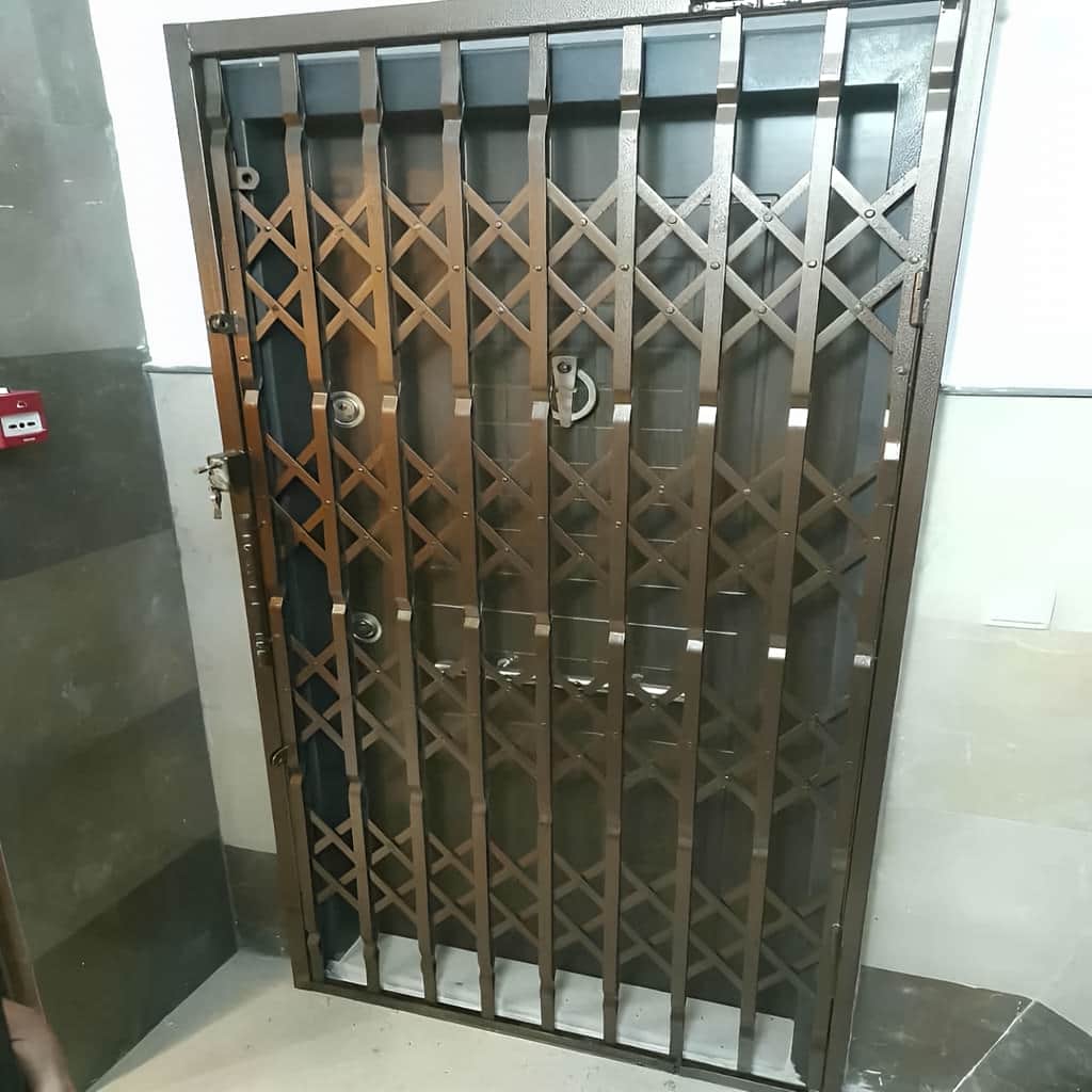 درب آکاردئونی چهار گل لوزی 9 نمونه اجرایی