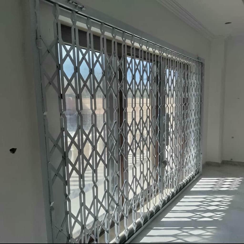 درب آکاردئونی شیک قفل دار 11 طرح مقاوم