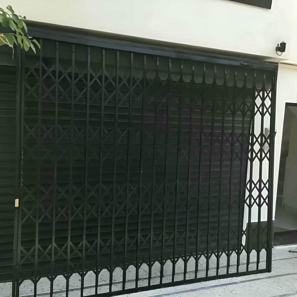 نصب درب آکاردئونی طرح دار لوزی با ریل روان
