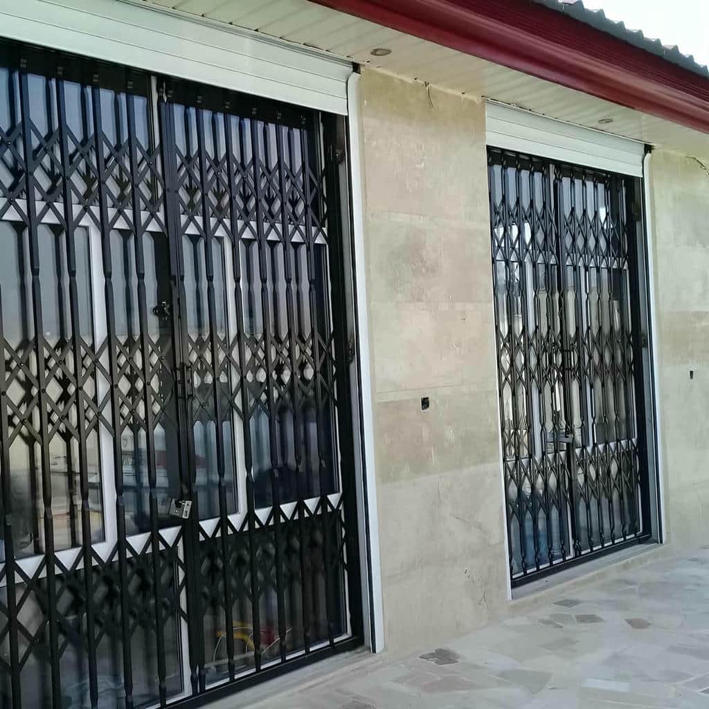 قفل درب آکاردئونی با زبانه محکم