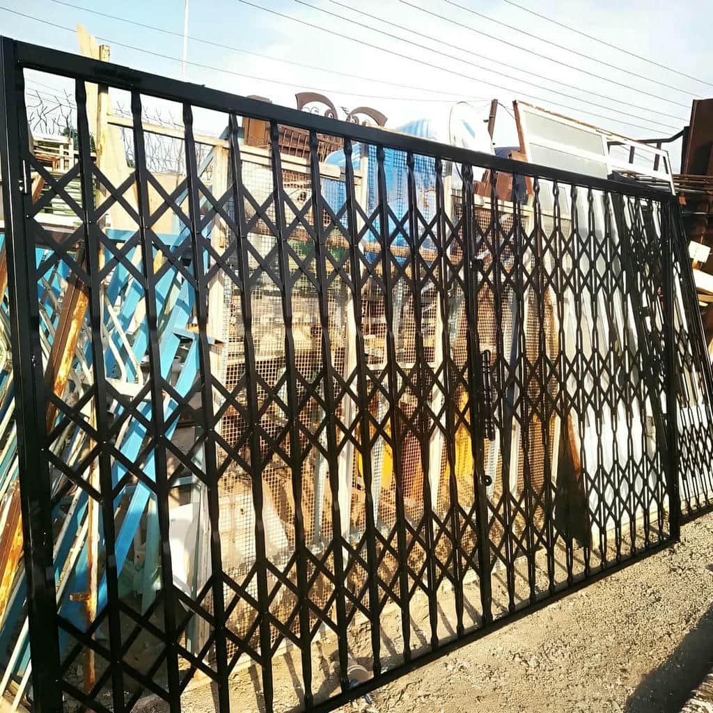 خرید درب آکاردئونی طرح دار لوزی برای آپارتمان