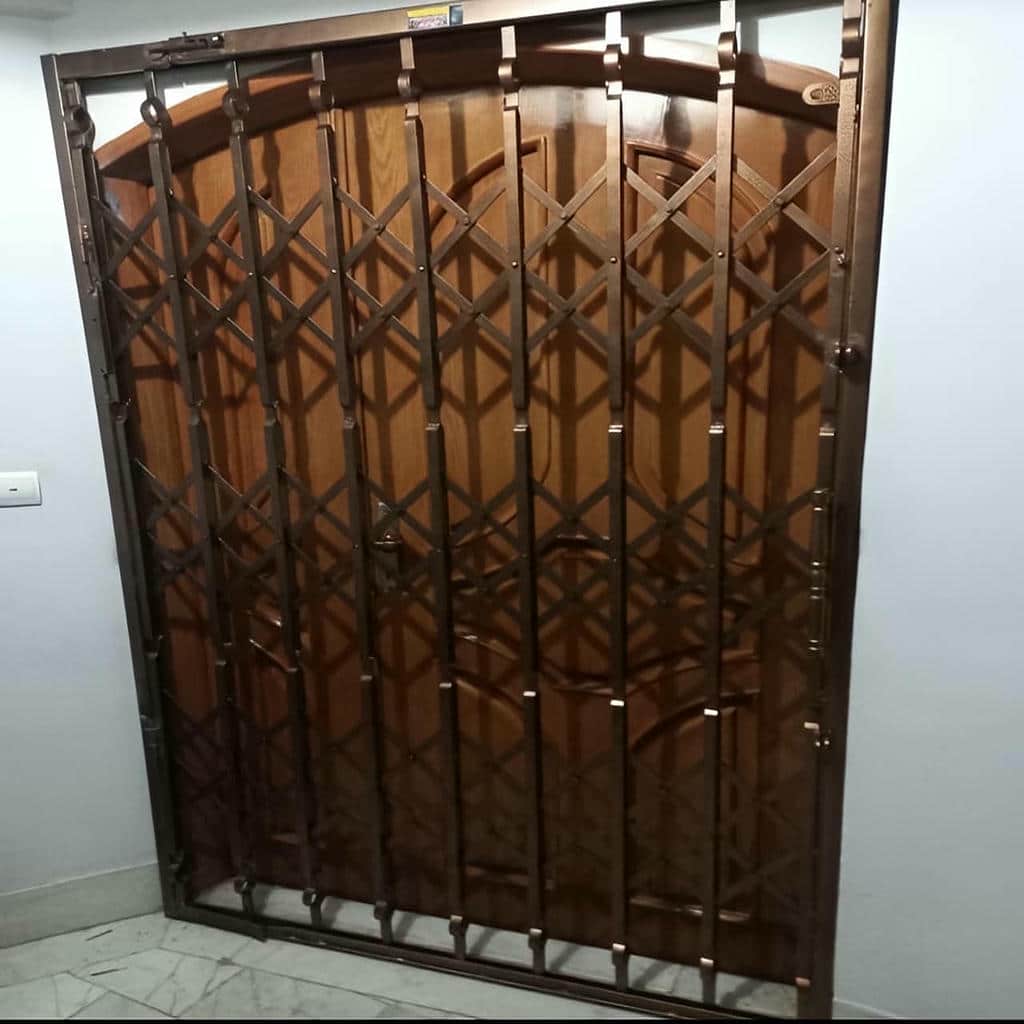 خرید حفاظ آکاردئونی ورودی مجتمع برای لابی