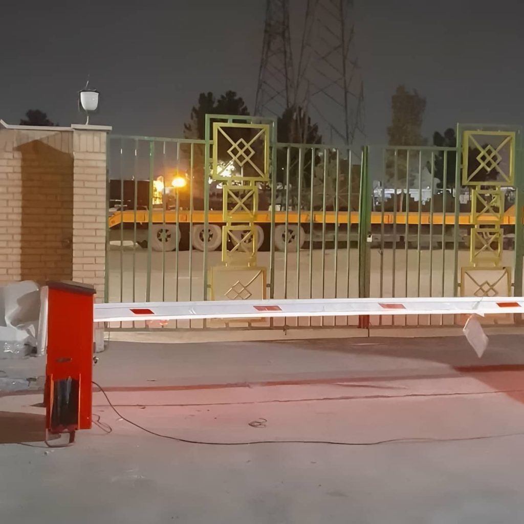 فتوسل راهبند ایمنی خودرو با پایه تراز سنسور