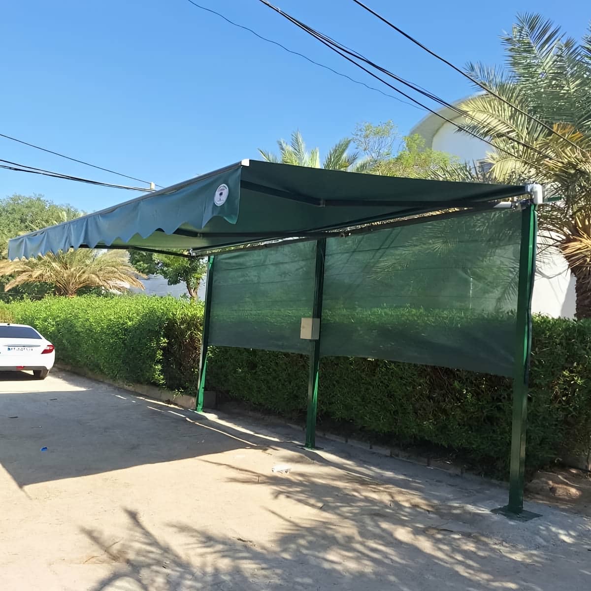 سایبان برقی با پوشش مناسب باران و رطوبت سایبان برقی با پوشش مناسب باران و رطوبت