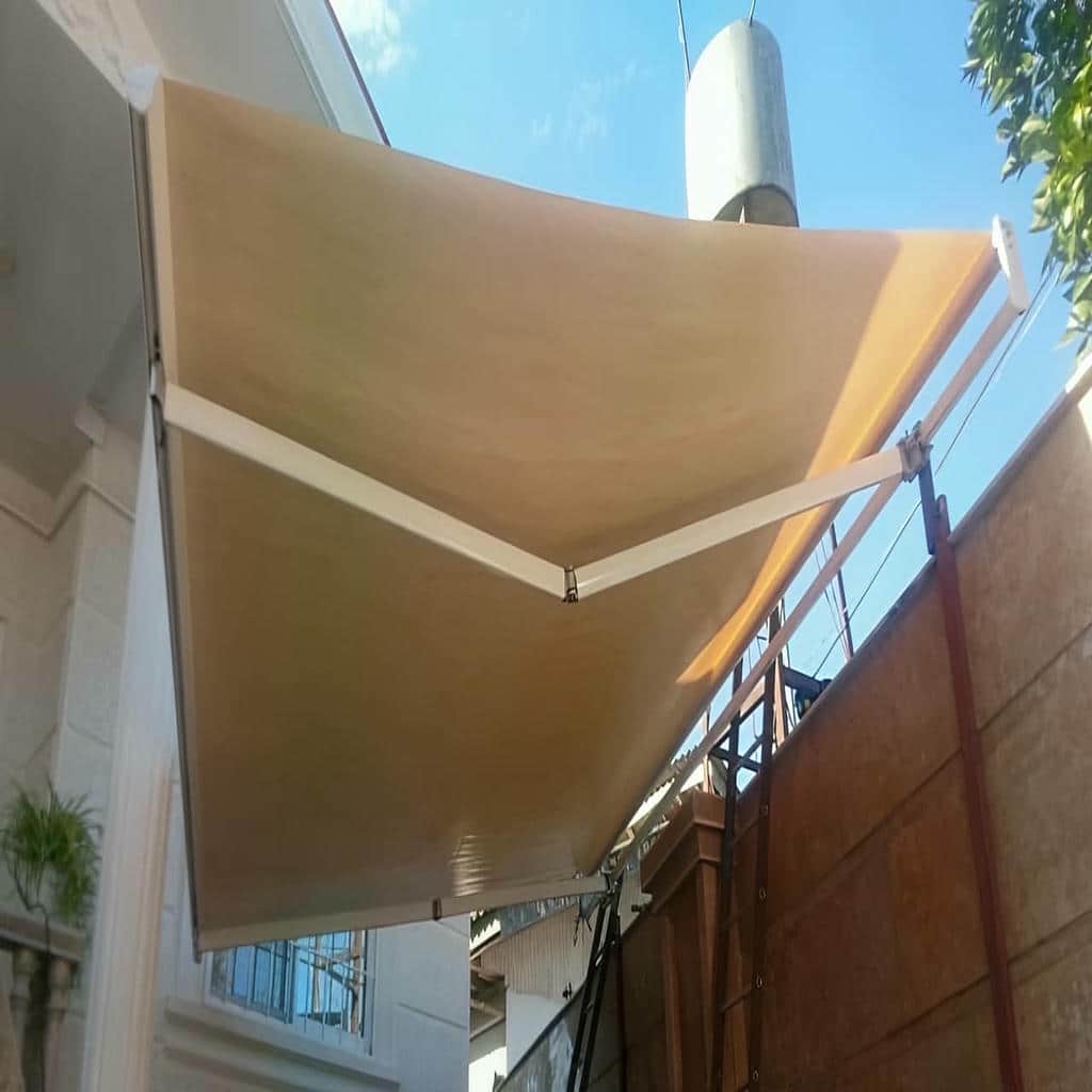 سایبان برقی باغ و ویلا با پوشش کاربردی برای باران سایبان برقی باغ و ویلا با پوشش کاربردی برای باران