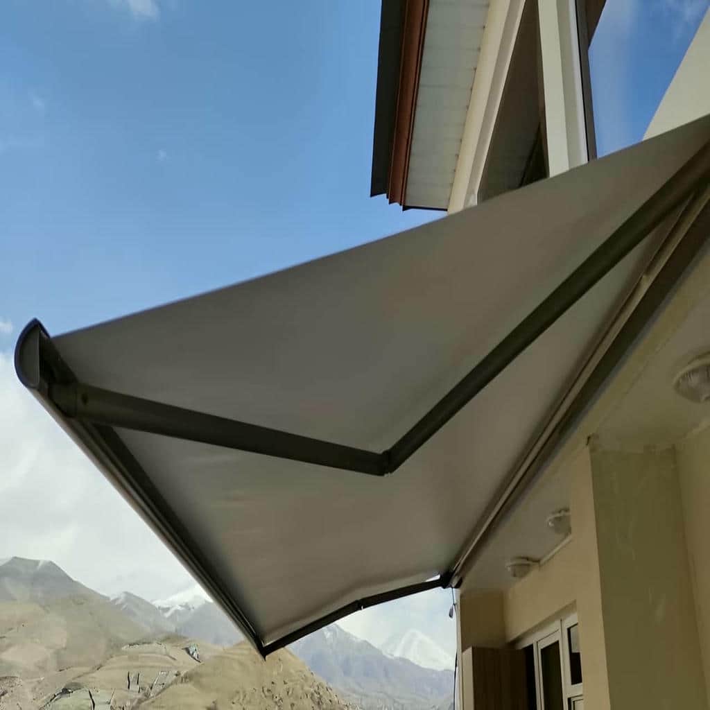 سایبان برقی مجهز به سنسور باد و باران با گیرنده ایمن سایبان برقی مجهز به سنسور باد و باران با گیرنده ایمن