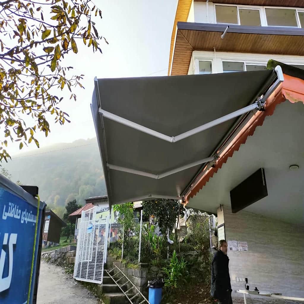 سایبان برقی فول باکس تجاری با فریم مقاوم دهانه بزرگ سایبان برقی فول باکس تجاری با فریم مقاوم دهانه بزرگ