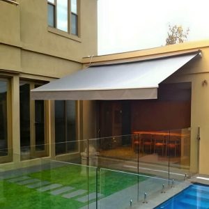 سایبان برقی با فریم مقاوم و اندازه گیری دقیق روش محاسبه قیمت سایبان برقی با فرمول ساده برآورد