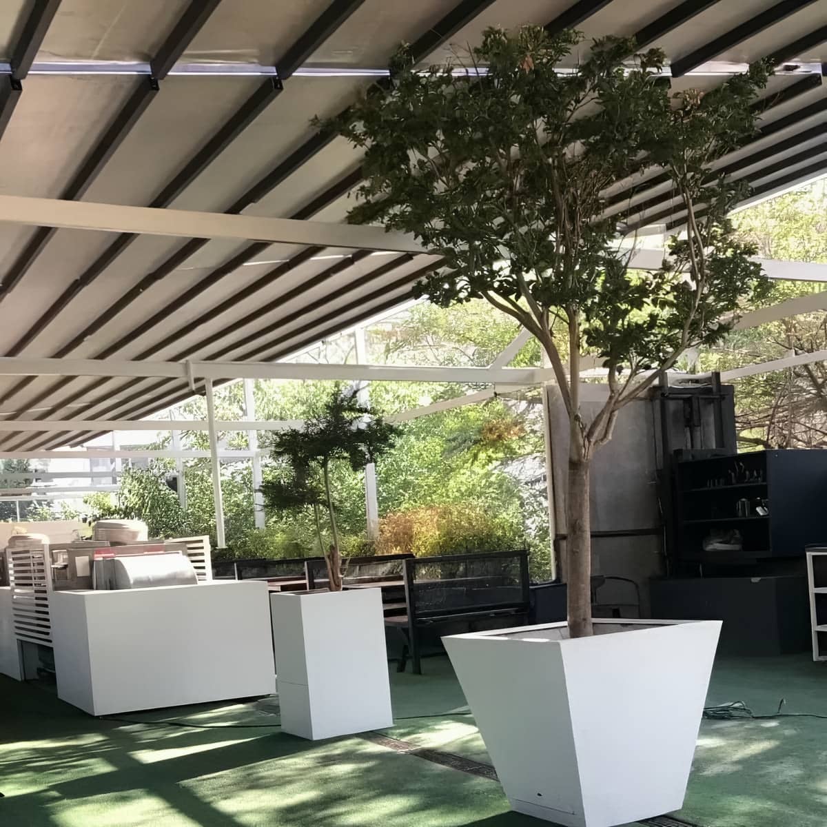 پوشش سقف برقی پارچه ای پرگولا با سنسور باد و باران پوشش سقف برقی پارچه ای پرگولا با سنسور باد و باران