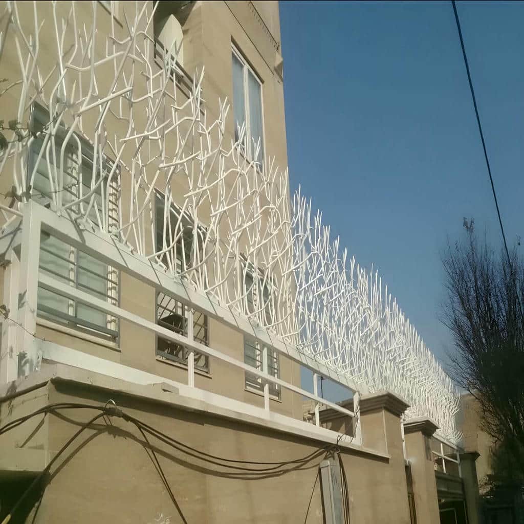خرید حفاظ آبشاری روی دیوار سنگی با طرح مقاوم