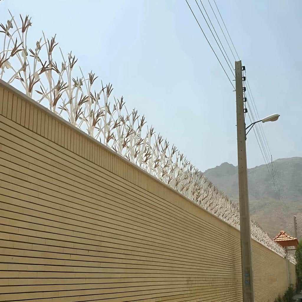 سفارش حفاظ دیوار مدرن خطی برای نمای ساختمان
