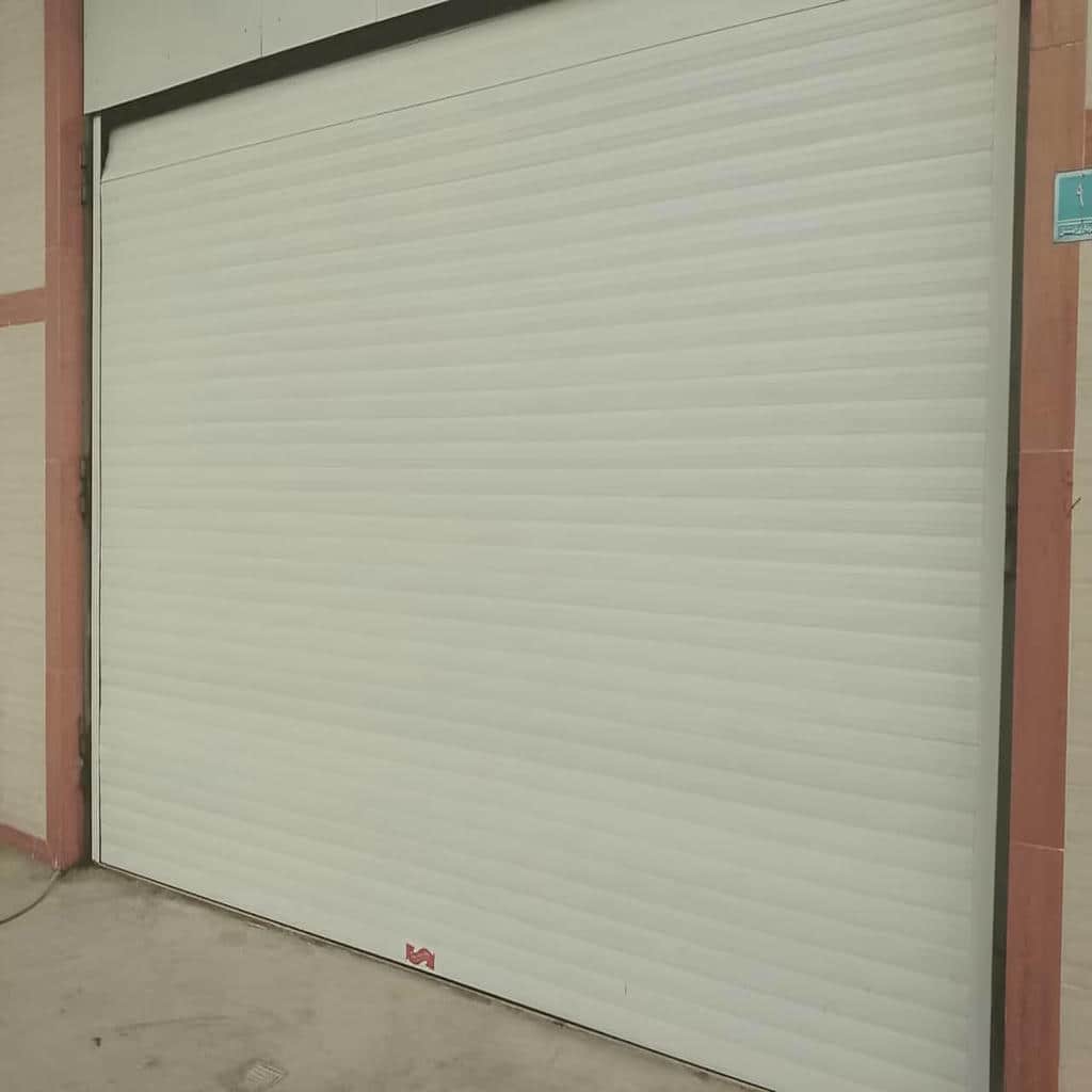کرکره برقی رنگی نمای فروشگاه با ریل جانبی هم