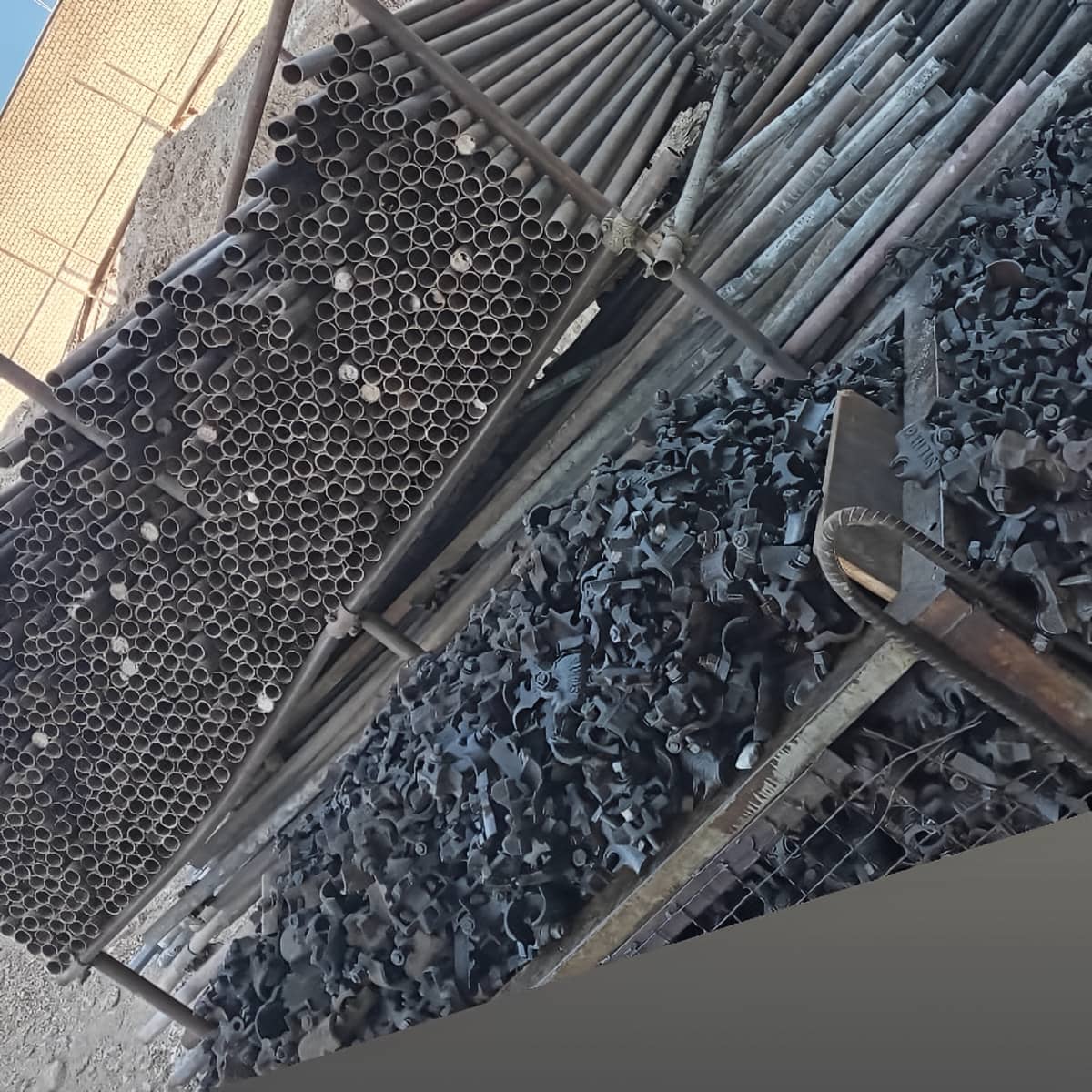 داربست حفاظتی و ایمنی برای نرده موقت مسیر داربست حفاظتی و ایمنی برای نرده موقت مسیر