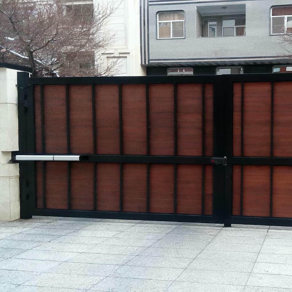 درب برقی ویلایی با فریم فلزی تراز شده