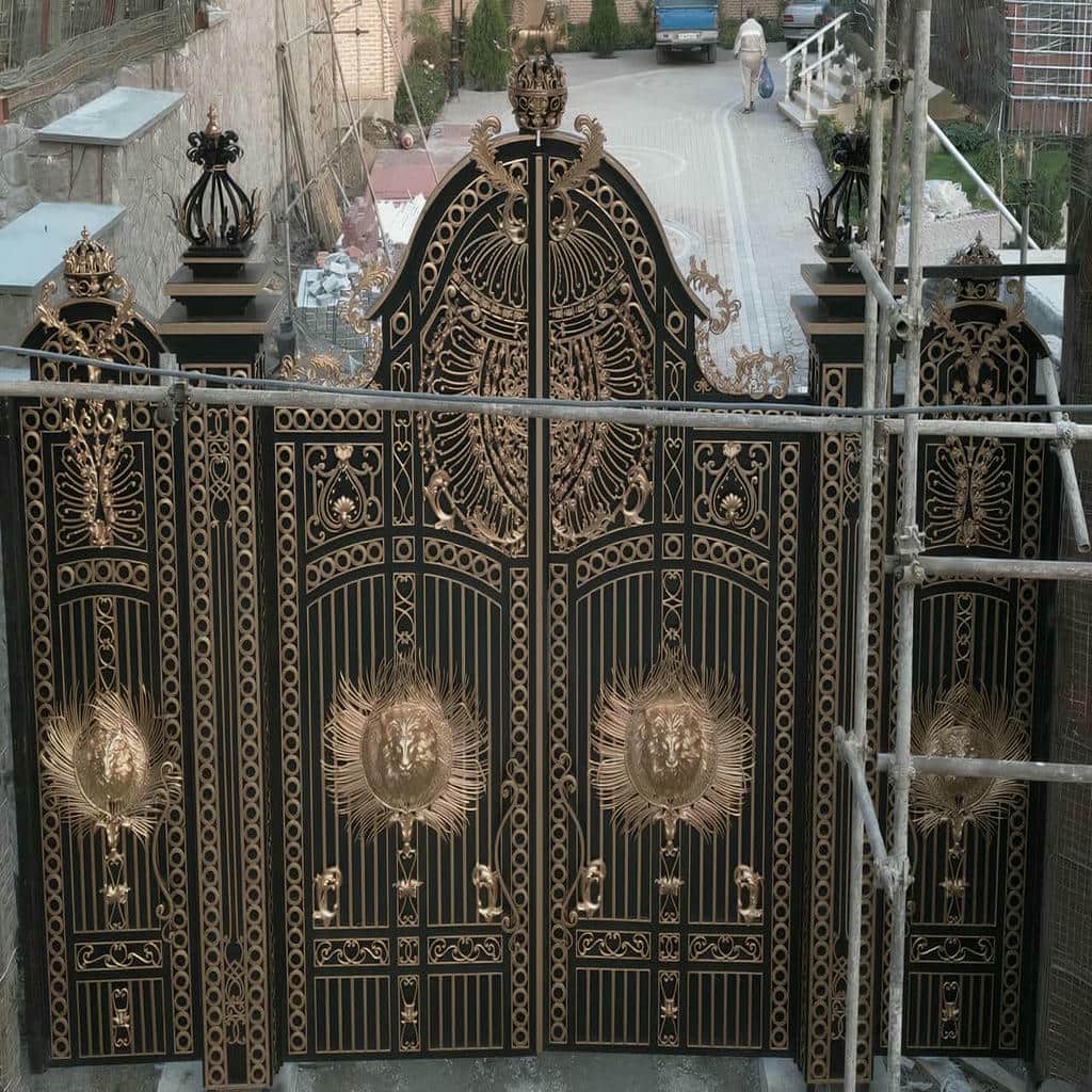 درب فلزی باغ با یراق هماهنگ با وزن لنگه