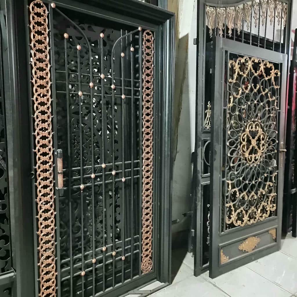 8 نمونه درب پارکینگ حیاطی کاربردی