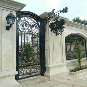 10 مدل درب فلزی پارکینگ پرطرفدار
