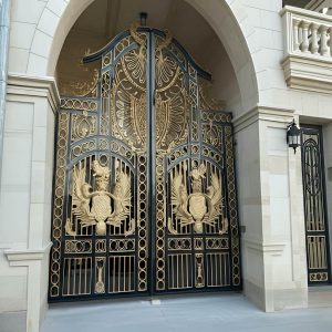 12 مدل درب پارکینگ شاسی فلزی مقاوم