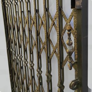 قیمت درب آکاردئونی و عوامل موثر بر هزینه نهایی