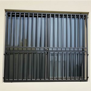 حفاظ پنجره فرفورژه گل نرده ۸ طرح کاربردی