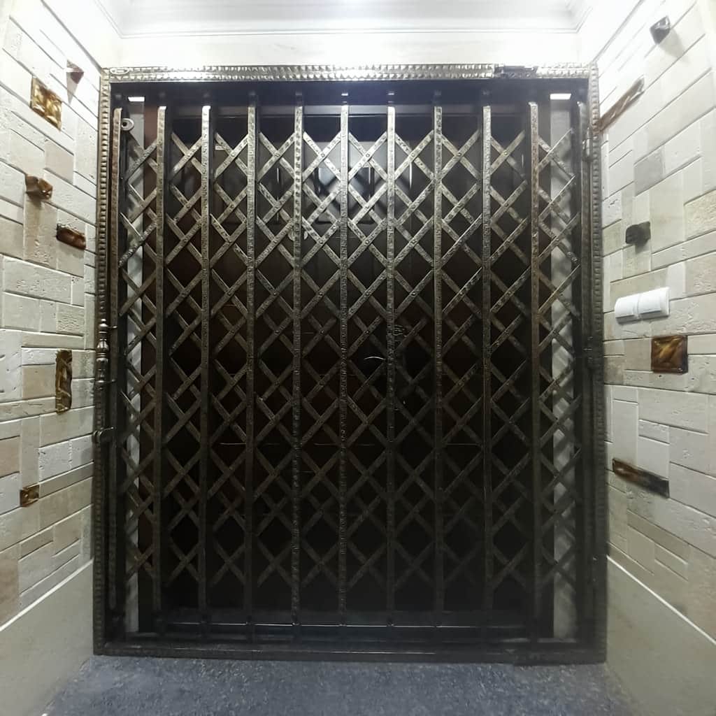 طرح تمام گل سلطنتی مدل دار (حفاظ آکاردئونی)