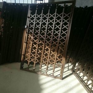 حفاظ درب ورودی خانه