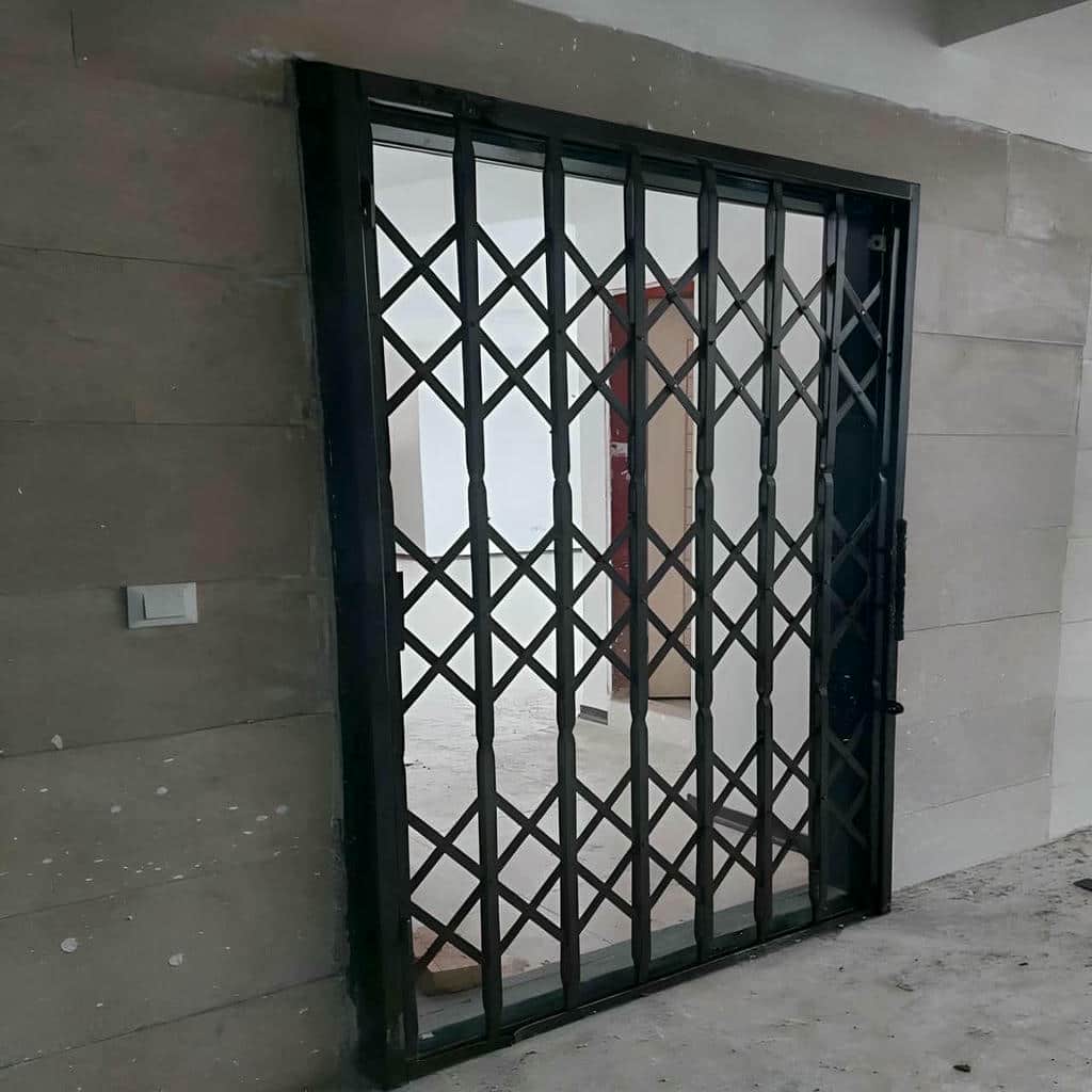 درب کشویی تاشو (حفاظ آکادرئونی)