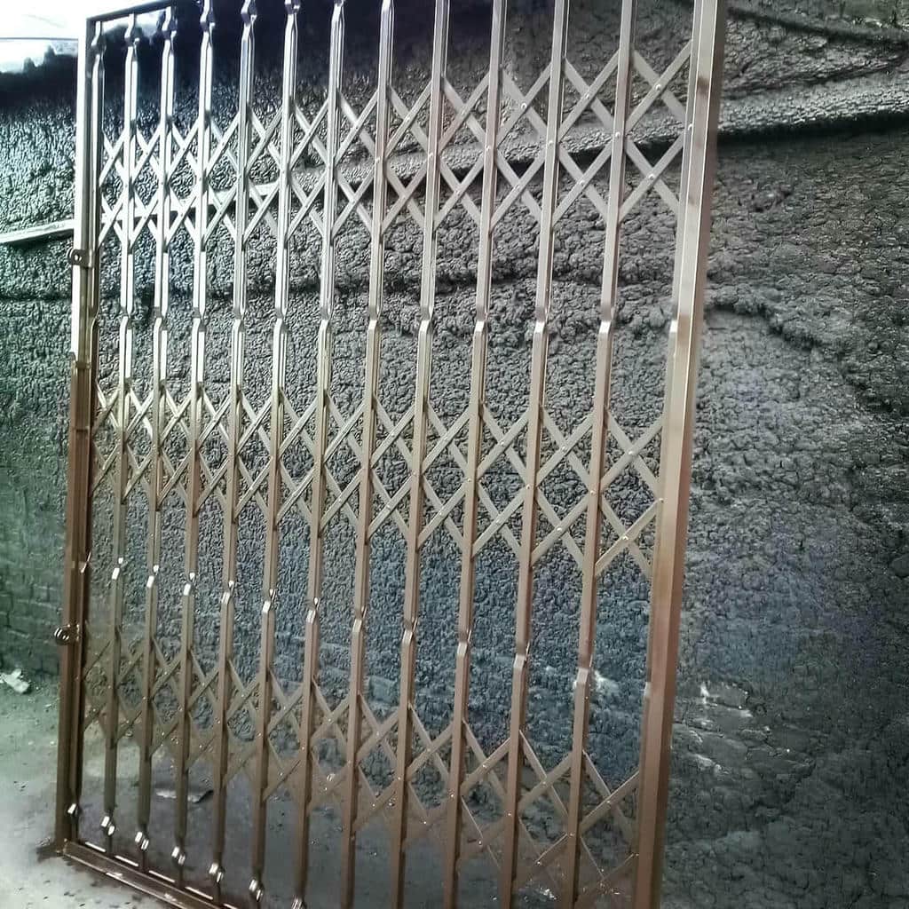 گارد درب آپارتمان سفارشی روی چهارچوب عریض