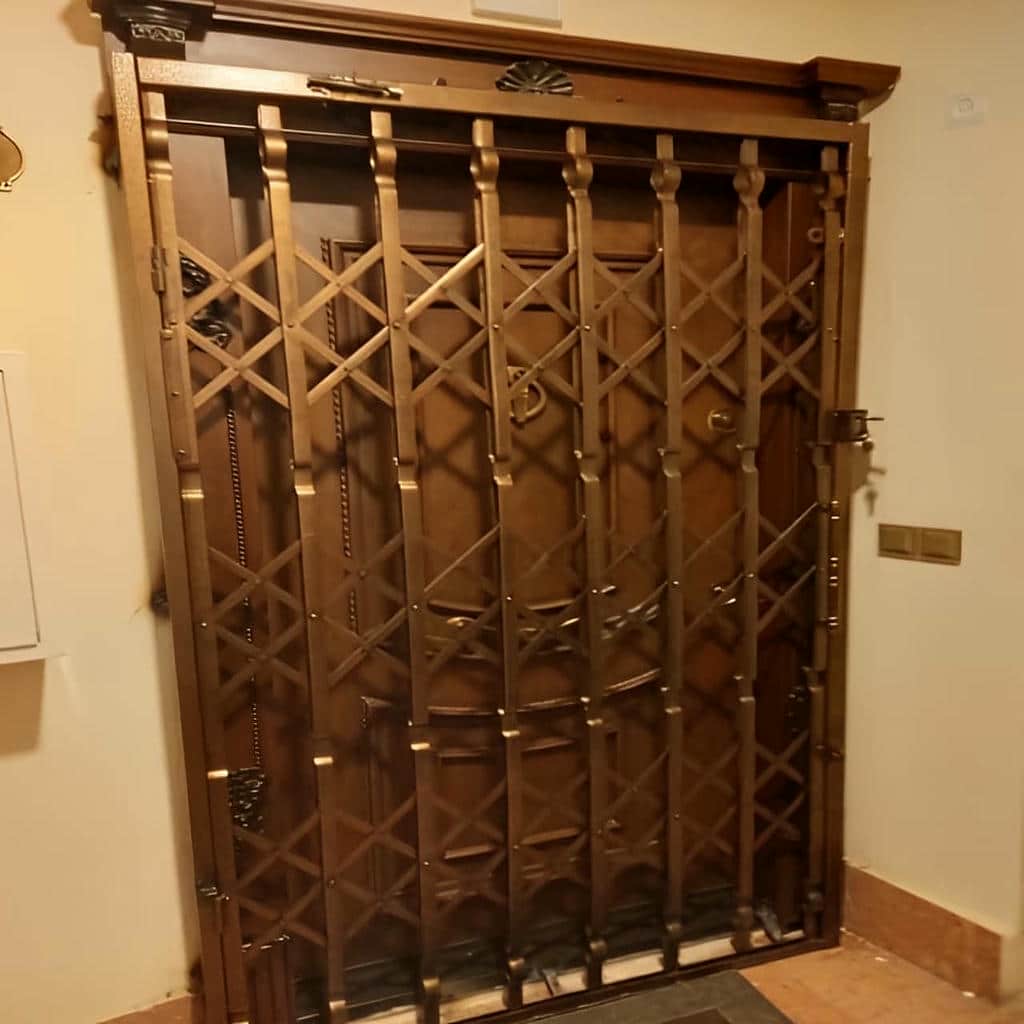 حفاظ درب ضد سرقت در مرحله بررسی گارانتی