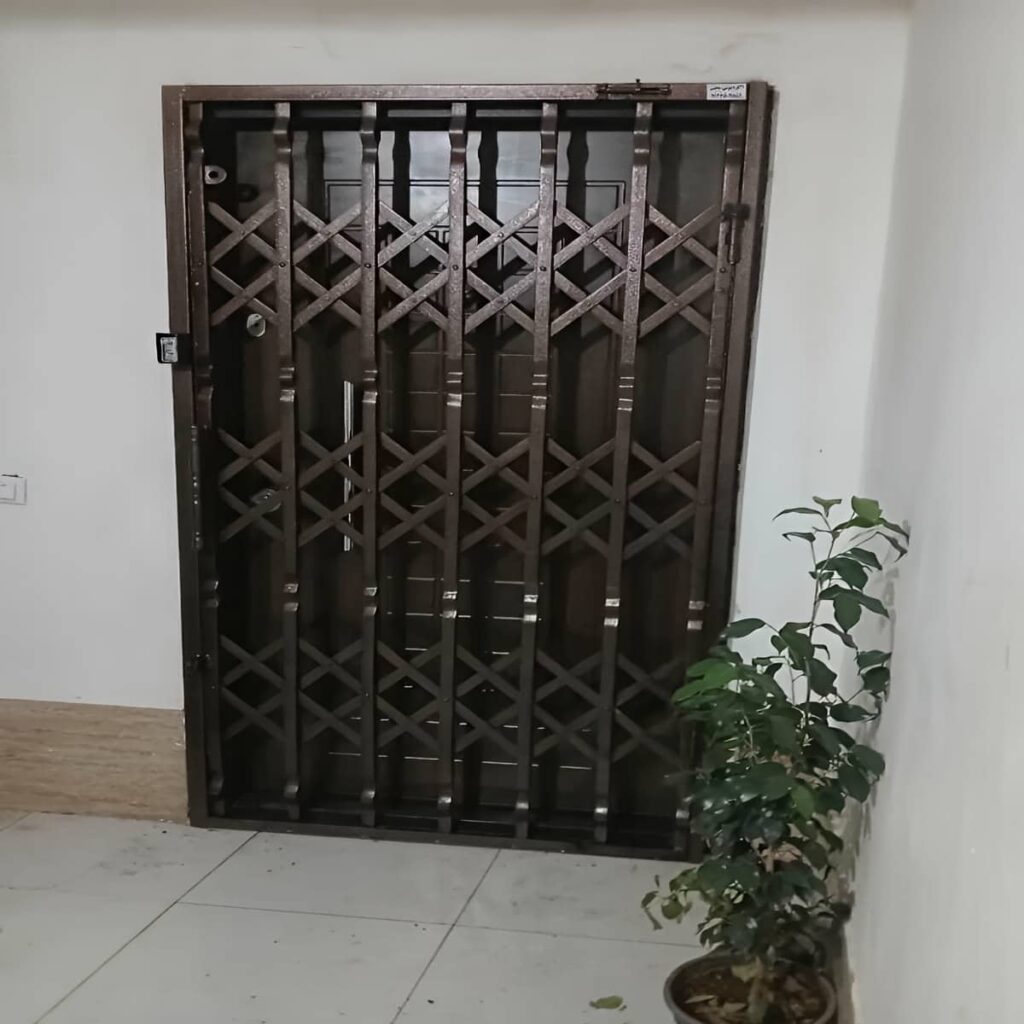 حفاظ درب ضد سرقت هنگام اندازه گیری چهارچوب