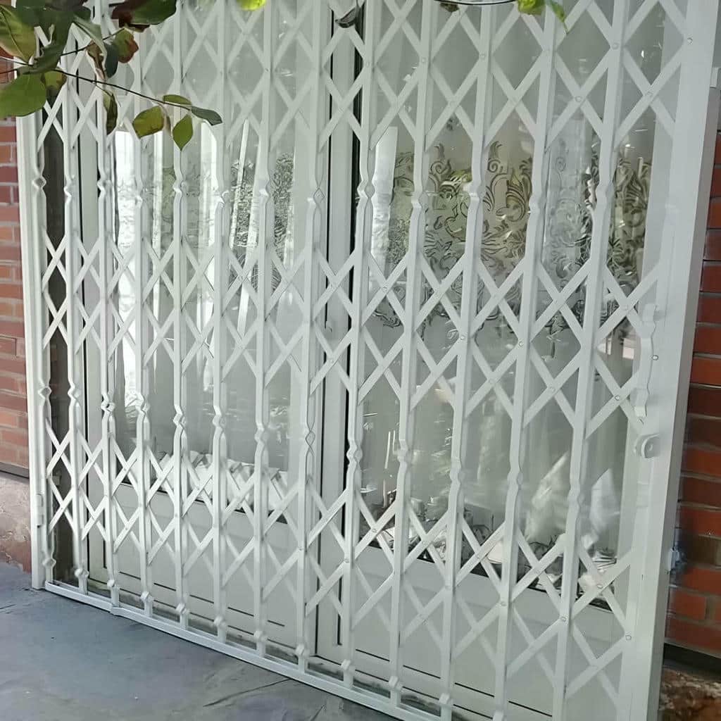 حفاظ آکاردئونی در مرحله بررسی نمونه کار