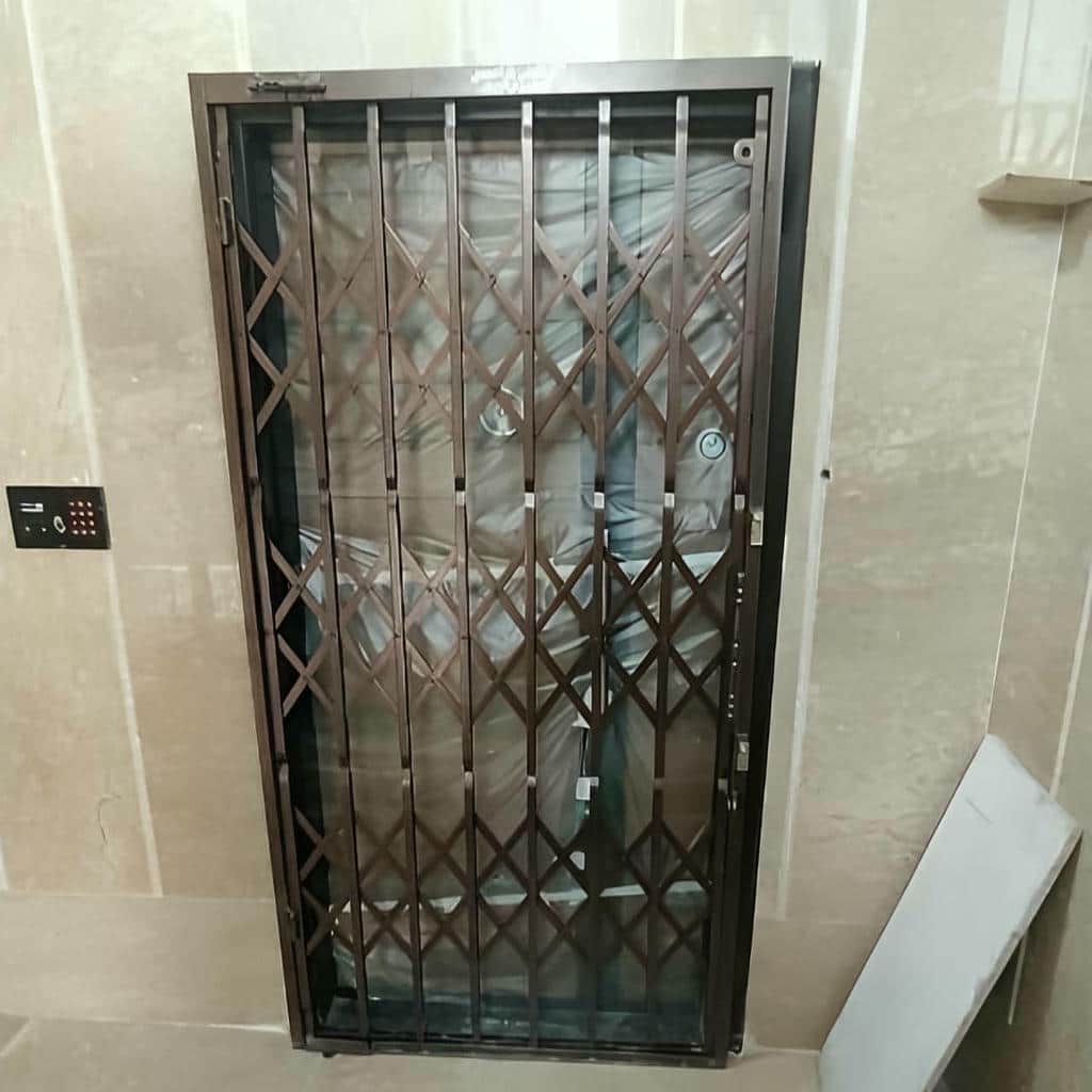 حفاظ کشویی هنگام مقایسه نمونه کارهای اجراشده