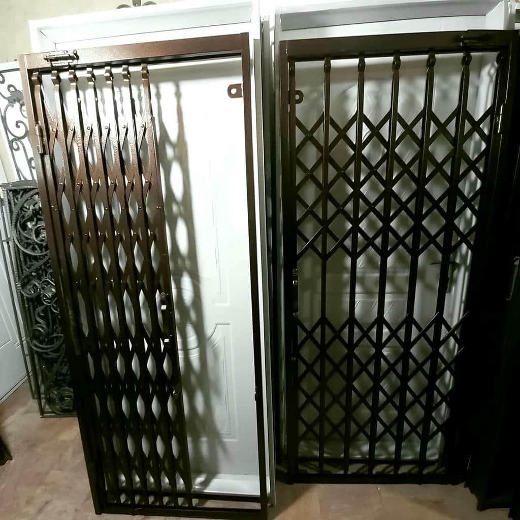 حفاظ آکاردئونی سه گل با ساختار جمع شونده
