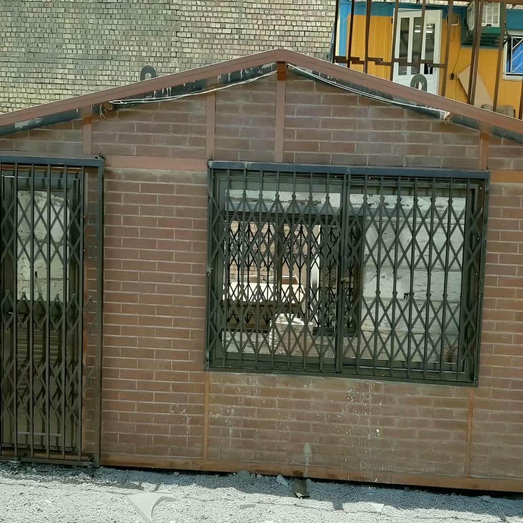 درب آکاردئونی در مرحله بررسی نمونه کار