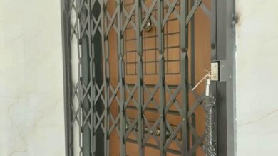 محافظ درب آپارتمان فلزی با ساختار آکاردئونی