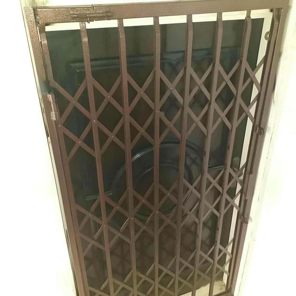 درب حفاظ آکاردئونی برای ورودی آپارتمان