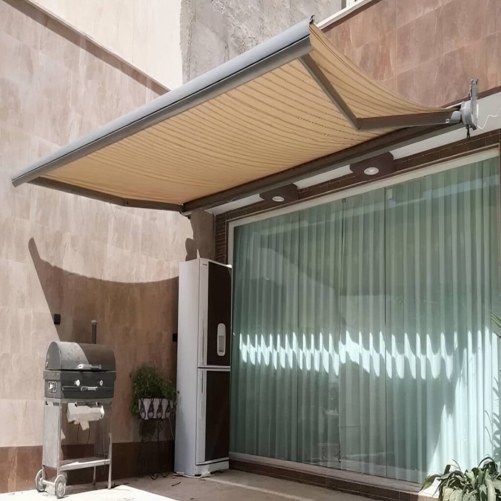 سایبان تراس تاشو با طراحی کاربردی