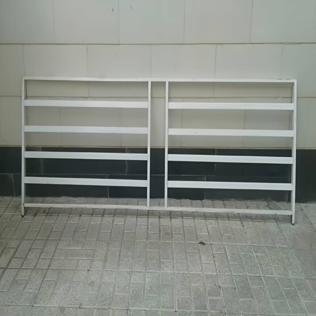 جان پناه بالکن با پوشش مقاوم و اجرای منظم