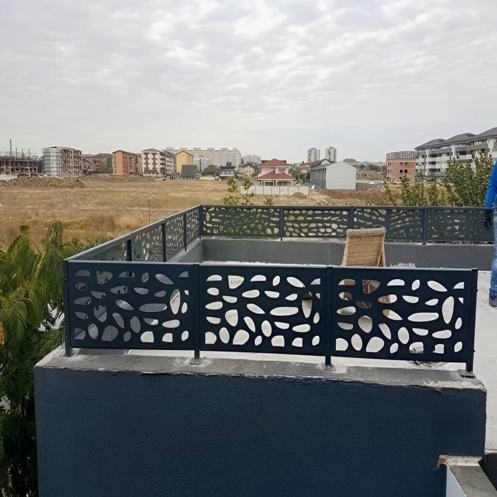 نرده تراس آماده نصب پس از اندازه گیری
