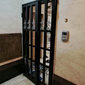 رنگ آمیزی درب محافظ آکاردئونی