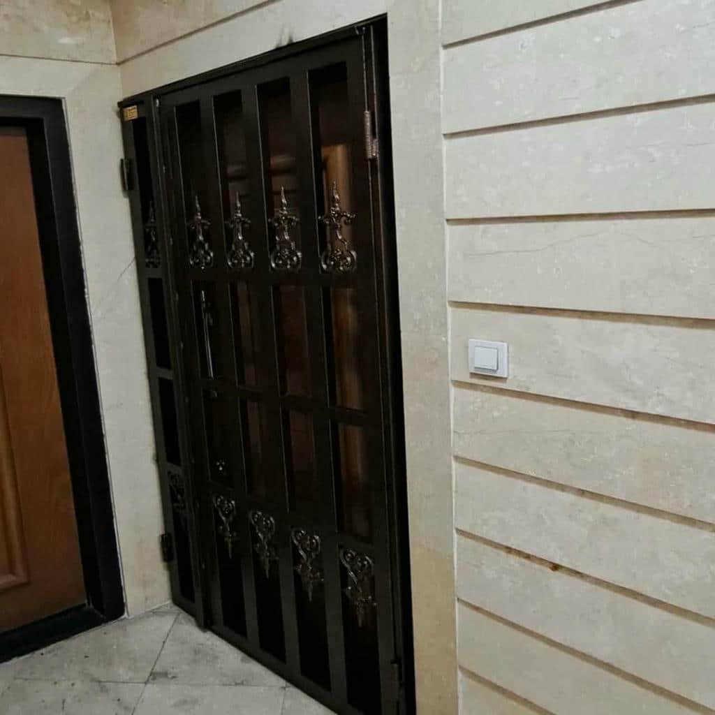 حفاظ کرکره ای با پوشش رنگ یکنواخت