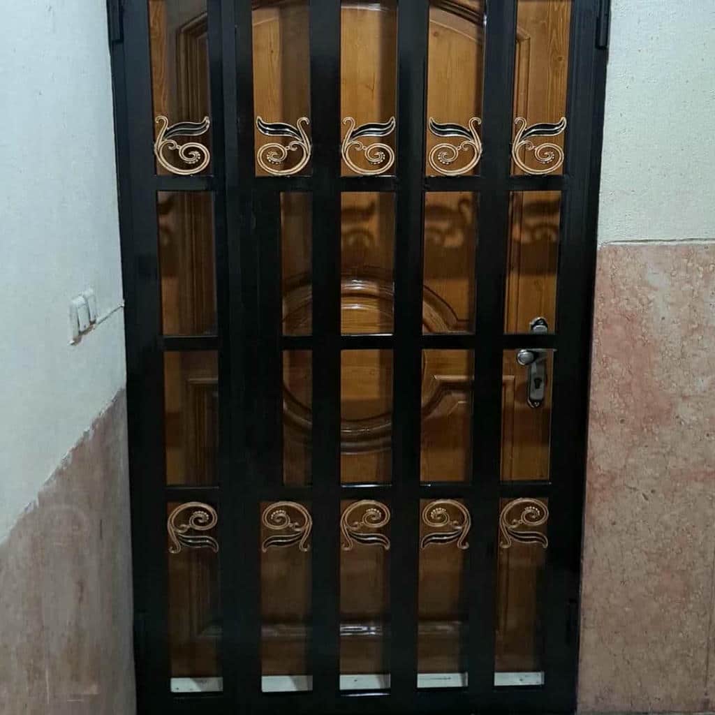 مزیت حفاظ آهنی درب